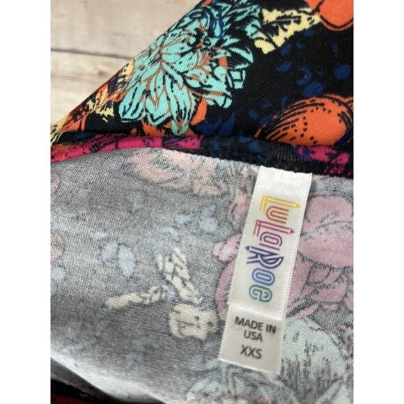 Lularoe XXS NWT Floral Classic Tee Short Sleeve Black Pink Red Boho Stretchy Top - Picture 9 of 10